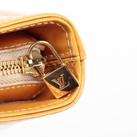 Authentic Louis Vuitton Houston Tote Bag in Monogram Vernis and Vachetta Leather - Picture 10 of 16